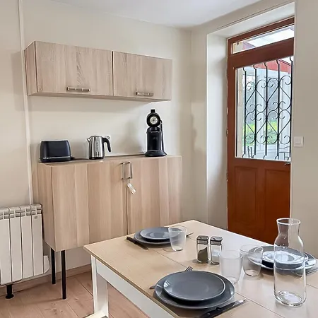 Maison De Charme, Jardin Et Poele 3* Montgaroult
